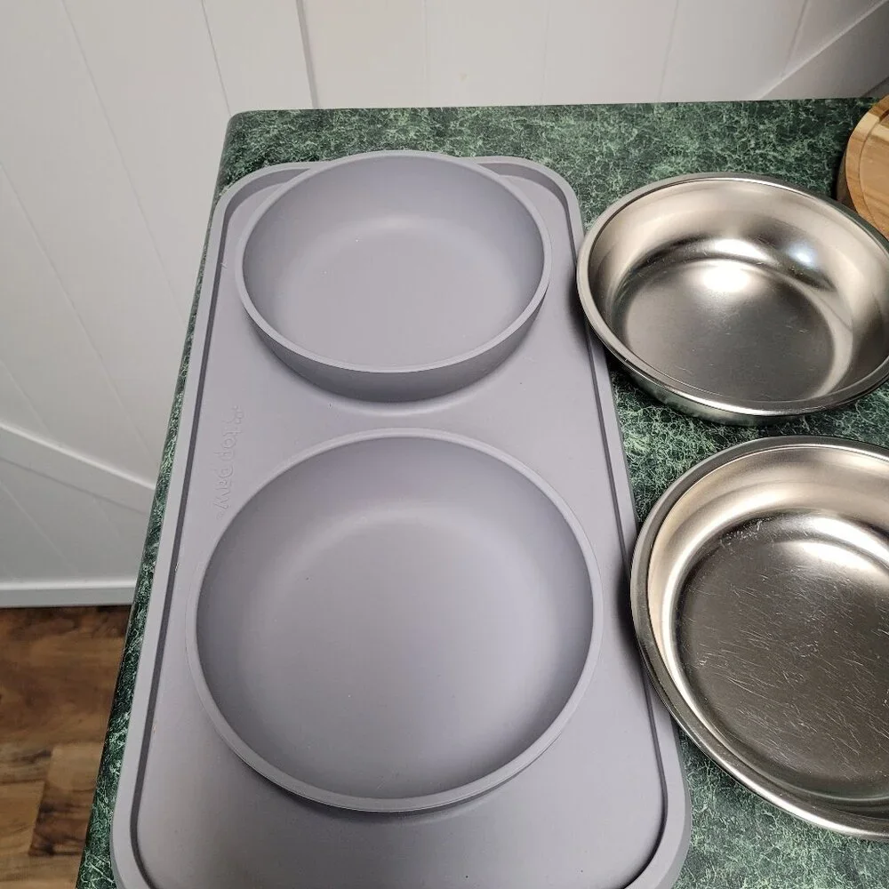 Top Paw Pet Food Dish for Food and Water - In Excellent condition!!!